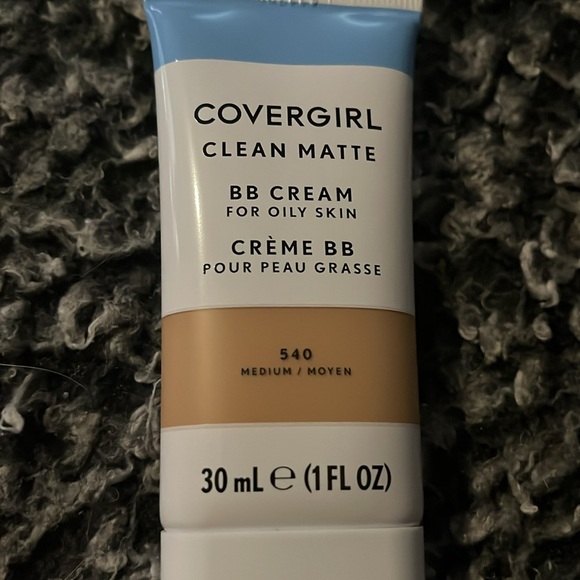 NWT Covergirl Clean Matte BB Cream 540 Medium - Picture 3 of 5